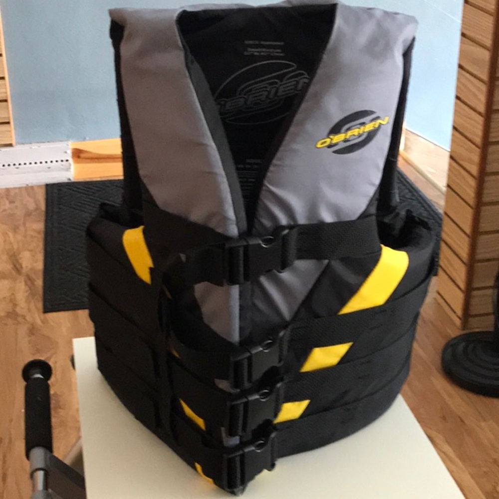 Adult Sm to Med (32” -40”) Chest Life Vest